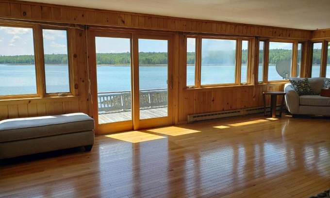 Hancock House | Island House
