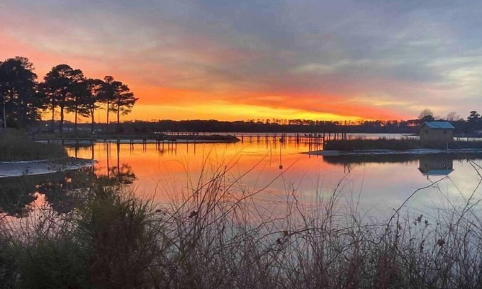 Gwynn House | Island Oasis!
