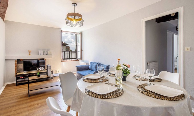 Dax Apartment | Ismarita & Jérôme - 2 Bedrooms - Discover Dax on foot - Wifi - air conditioner