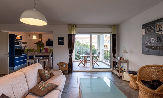L'Ile-Rousse Apartment | Isula Rossa - Two Bedroom Apartment, Sleeps 6