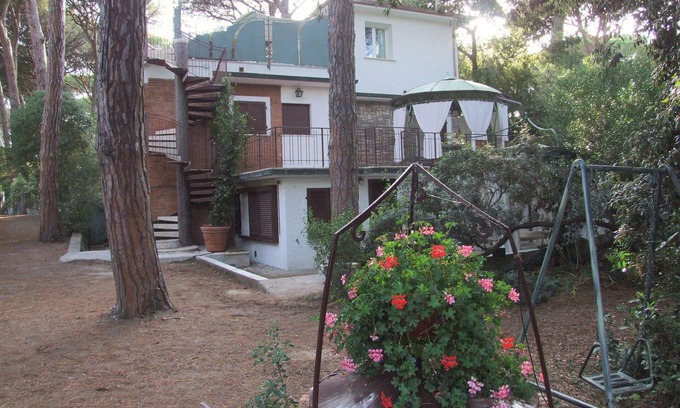 Marina di Castagneto Carducci Apartment | Cosy apartment for 3 people with WIFI and TV