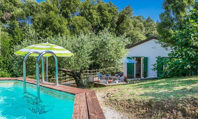 Rosignano Marittimo House | Stunning private villa for 7 guests with private pool, TV, terrace and pets allowed