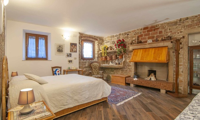 Sant'Ambrogio di Valpolicella Apartment | Dimora Laura - Romantic with open wood stove