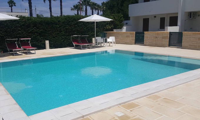 Torre dell'Orso House | Vacation Home Villa Piscina 24 Posti Letto with Balcony, A/C, Garden, Pool & Terrace