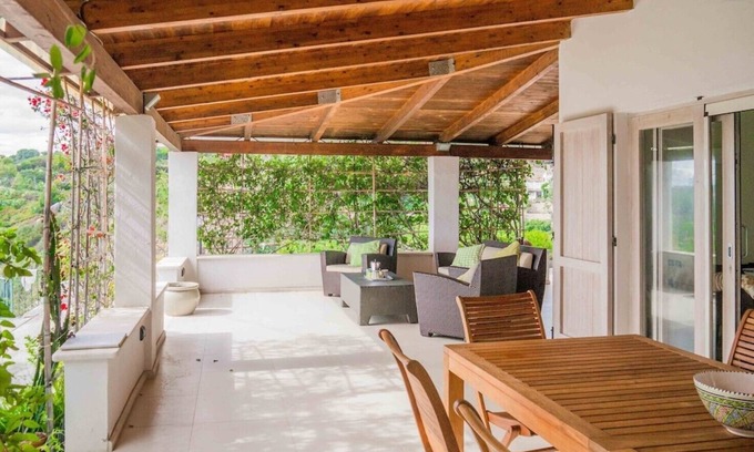Villaggio delle Mimose Villa | Lovely Villa With Sea Views and Pool
