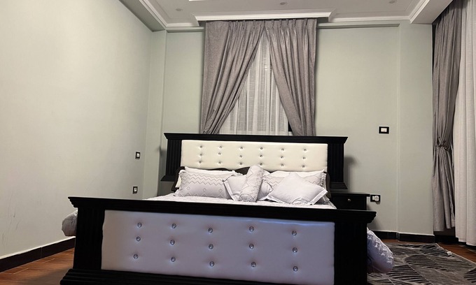 Nifas Silk-Lafto House | It’s brand new house had a Janlater and no worries about watering