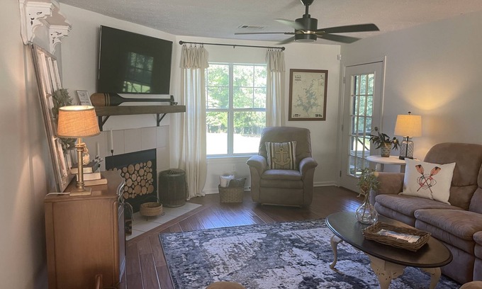 Dadeville Condo | It’s that time of year… book your Auburn football weekend! War Eagle!🦅