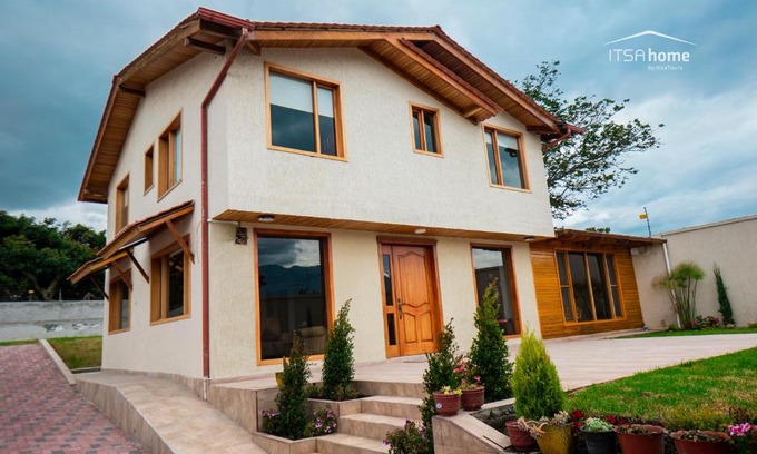 San Roque House | ItsaHome Vacations - Casa de Campo Atuntaqui