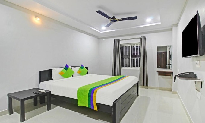 Kukatpally Housing Board Colony Hotel | Itsy Hotels Sunrise Grand, Hitech City