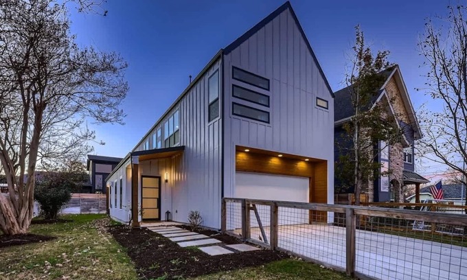 Georgetown House | Ivory Farmhouse. New, Modern, Downtown Georgetown