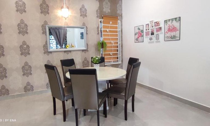 Kampung Gong Datok House | Izora Homestay