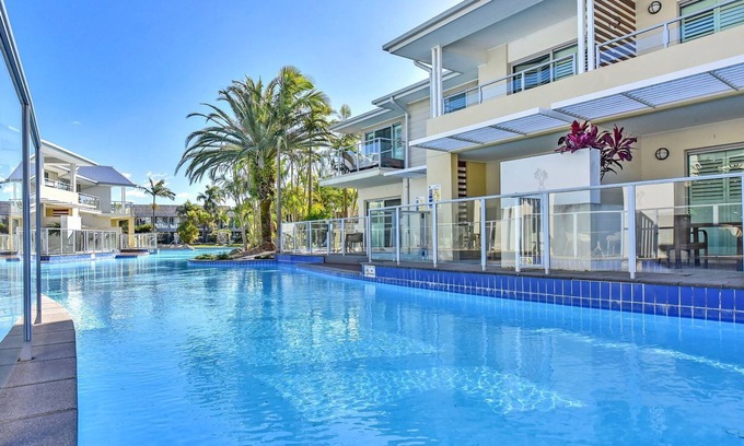 Salamander Bay Apartment | J's Resort Pacific Blue Swim Up-Unit A