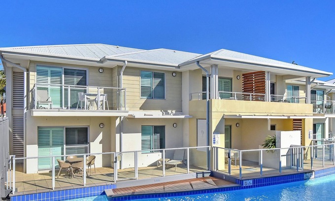 Salamander Bay Apartment | J's Resort Pacific Blue Swim Up-Studio B