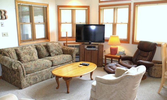 Thornton House | Jack O' Lantern Resort Condo