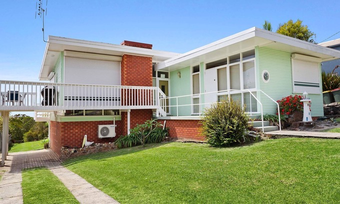 Gerringong House | Jack's Place - Cozy Retreat