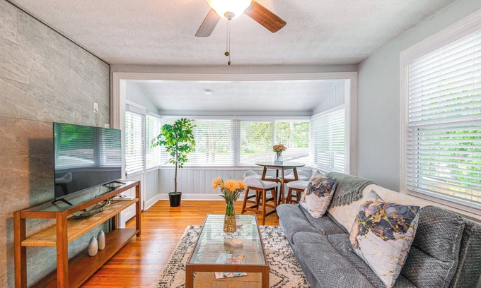 Jacksonville Apartment | Jacksonville Apartment w/Private Patio Near NAS!