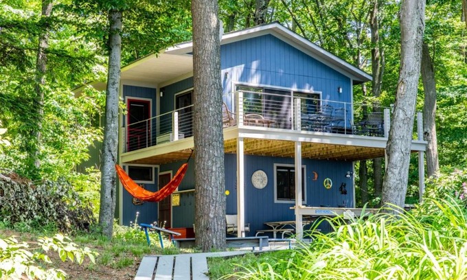 Lake Michigan Beach House | Jacobia Lakefront Retreat