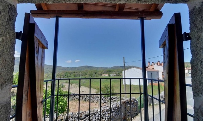 Neila de San Miguel Cottage | Jacuzzi Para Dos, Pueblo de Montaña, Vistas