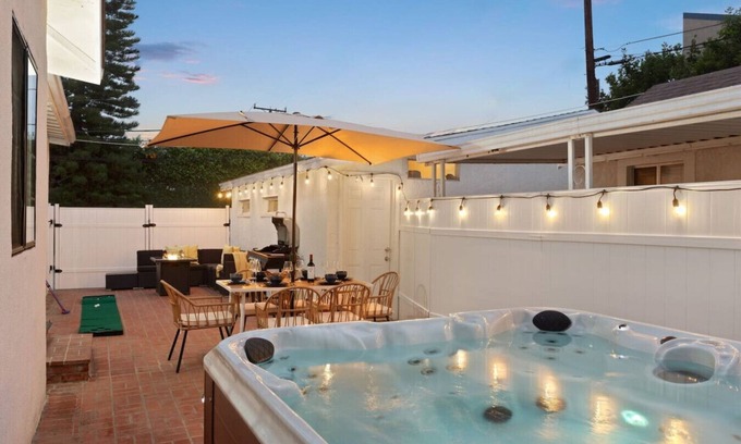 Clarkdale House | Jacuzzi|PacMan|PS4|Darts|Fireplace| Parking| Grill
