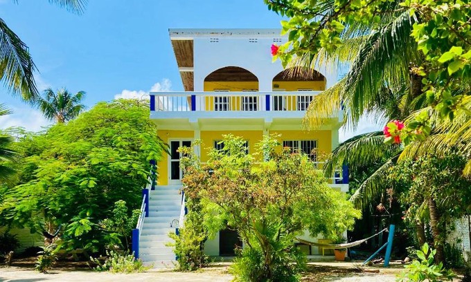 Caye Caulker House | JAGUAR MORNING STAR