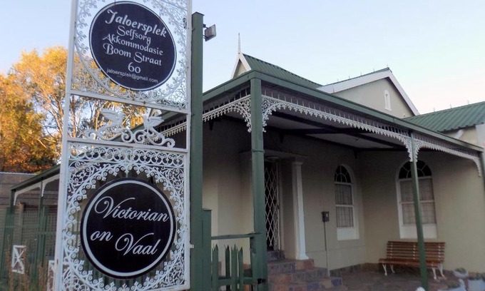 Parys Apartment | Jaloersplek Victorian On Vaal Main House