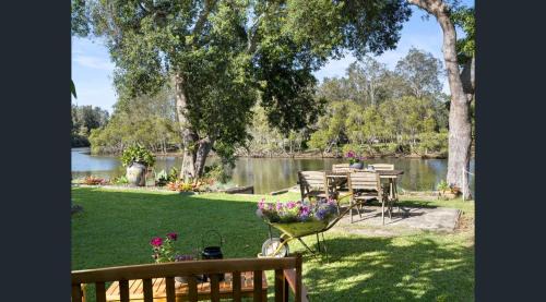 Urunga House | Januce - delightful river front house in Urunga