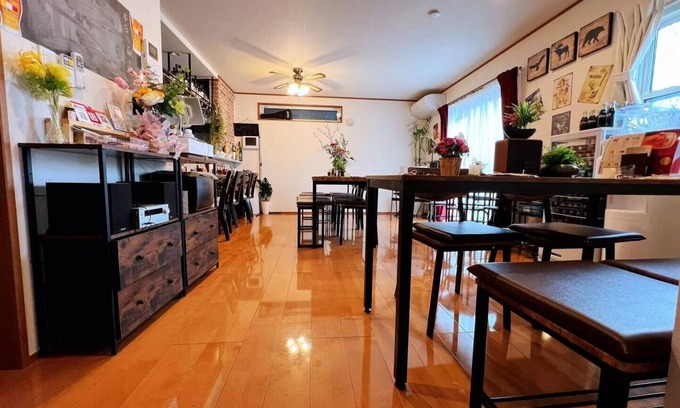 Midori Ward House | Japanese-style detached house in west Tokyo, 1 km from Tama Art University, 3 stations from Sanrio Puroland, 1 station from Minami-Osawa Mitsui Outlet Park, 30 min. drive to Mt. Takao, 1.5 hr. drive to Mt.