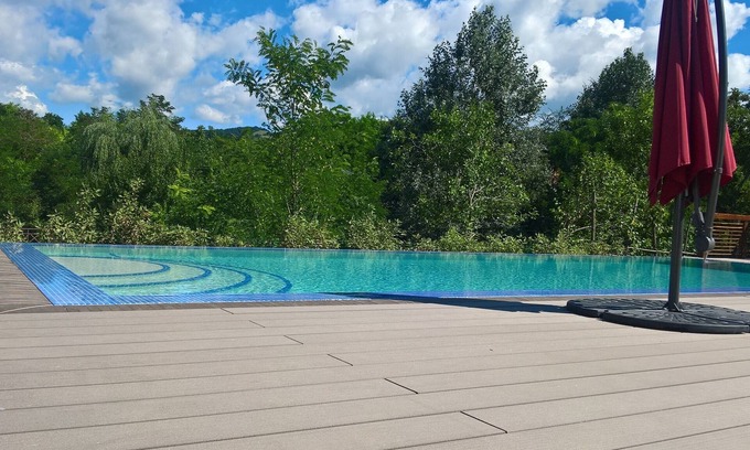 Izvoranu Cottage | Jardine Hills Pinot Noir Cottage
