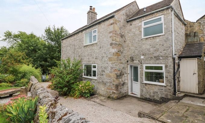 Youlgreave Cottage | JASMINE COTTAGE, character holiday cottage in Youlgreave