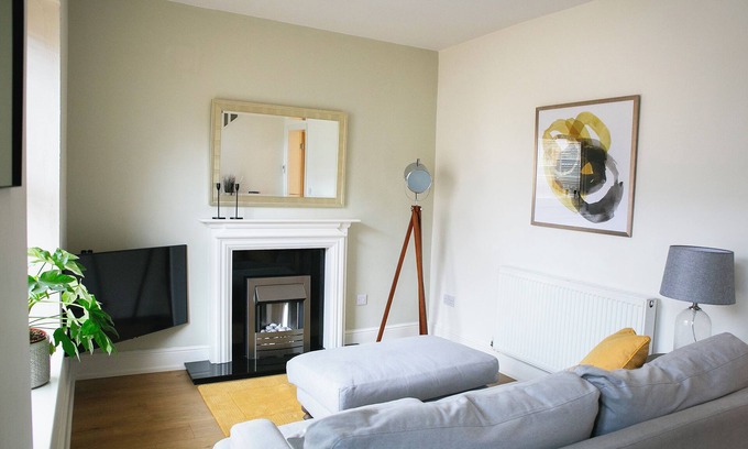Skipton Cottage | Jasmine Cottage, Skipton - deluxe 2 bedroom terrace