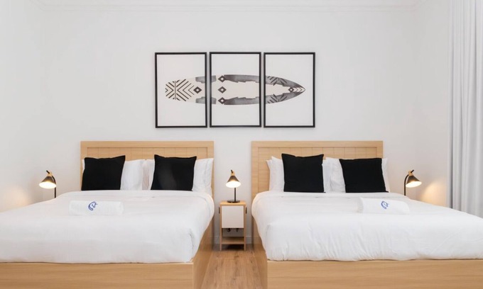 Jumeira 3 Bed & Breakfast | Jbay suite in Full Moon Villa - Sunset Beach