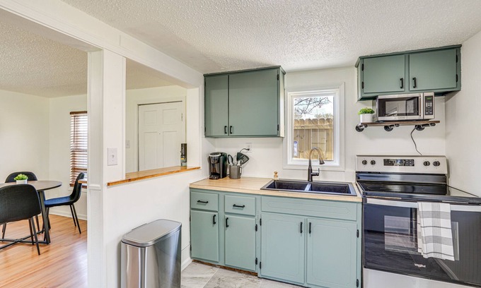 Jefferson City House | Jefferson City Bungalow: Hot Tub & Patio!
