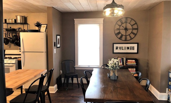 Medina House | Jefferson House near the Square, Cozy & Clean, Close to Everything!
