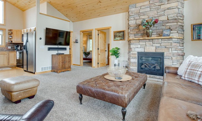 Indian Mountain Cabin | Jefferson Mountain Cabin w/ Private Deck & Grill!