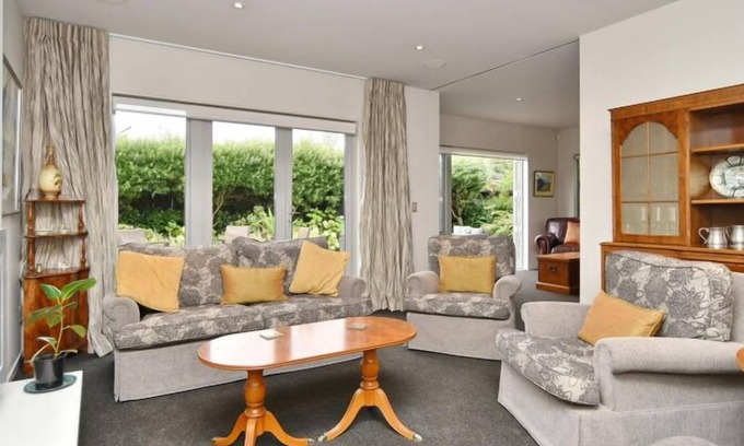 Christchurch House | Jeffreys Road-2-Storey holiday home in Fendalton
