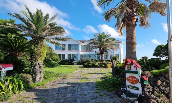 Hallim House | Jeju again olle pension