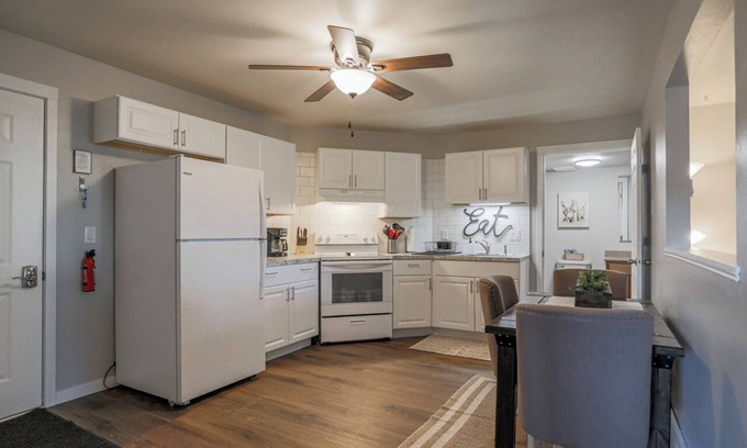 Weston Apartment | Jelinek Hideaway Unit 2