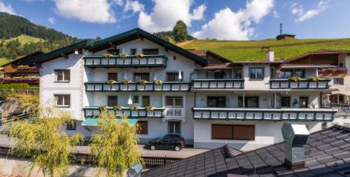 Serfaus House | Jennys Huamatl