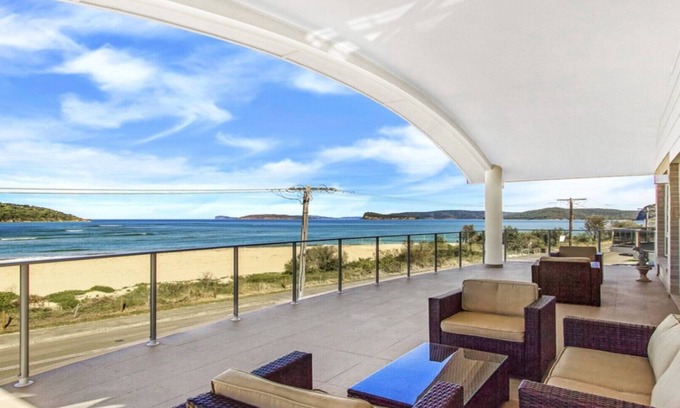 Ettalong Beach Apartment | JEWEL - WATERFRONT LUXURY - UNLIMITED WIFI