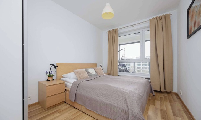 Goclaw Apartment | Jeziorańskiego 51 | Bright Apartment | Parking