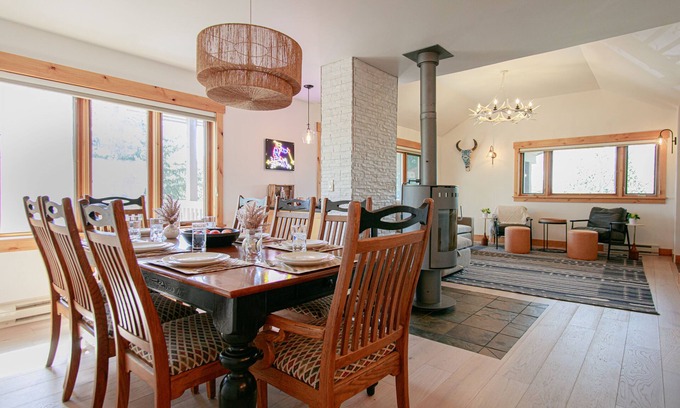 Teton Village Condo | JHRL - Teewinot B4, Updated, modern 2nd floor condo