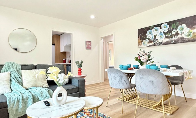 Pasadena House | Jie's choice- New! 2b1b The Mar Vista Retreat