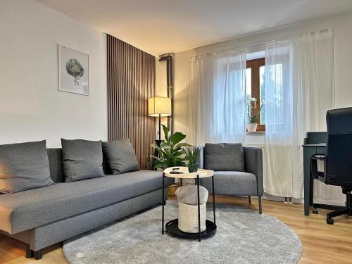 Burghausen Apartment | JIRVISTA-Homes, voll ausgestattete Wohnung im EG, kontaktloser Zutritt