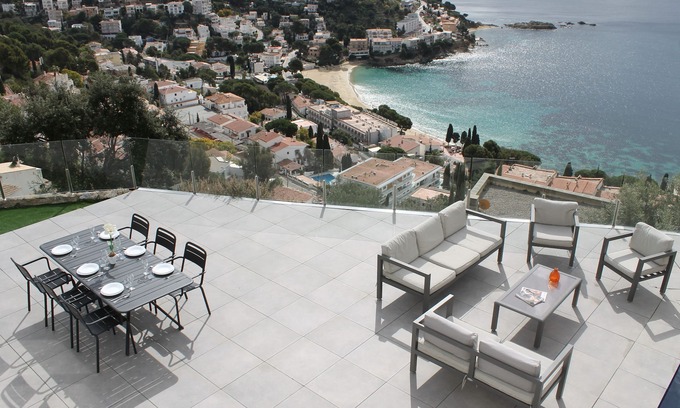 Almadraba-Canyelles Villa | Joan Margarit 84 B - Four Bedroom Villa, Sleeps 8