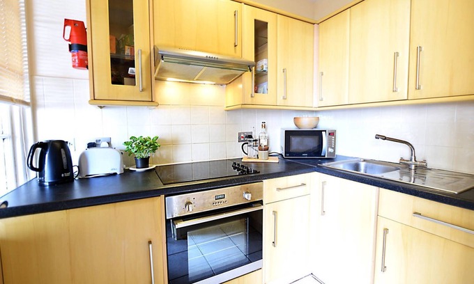 Old Town Apartment | JOIVY Bohemian Writers Retreat in Heart of The Old Town