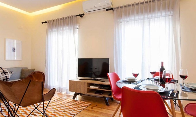 Alfama Apartment | JOIVY Stylish apt w/balcony in Graca