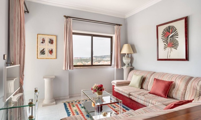 Costa de Caparica Apartment | JOIVY Vibrant 2-bed flat w/balcony