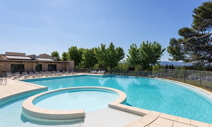 Saumane-de-Vaucluse Condo | Joli Appart, accès Piscine, Proche du Golf