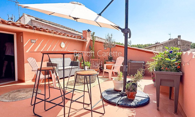 Mirepeisset Cottage | 'Joli Gîte' holiday home with private terrace, Wi-Fi and air conditioning