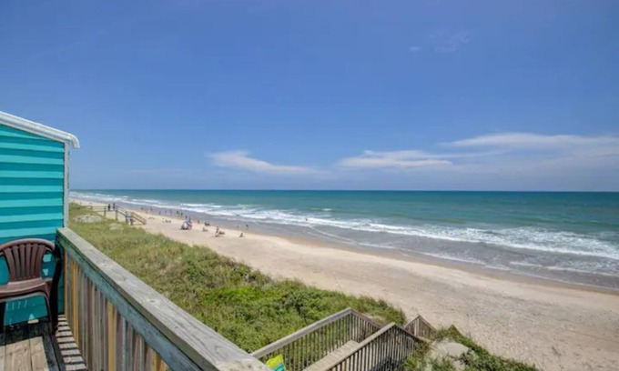 McCutcheon Field House | Jolly Roger- Oceanfront - Pet Friendly-Linens and Beach Towels provided